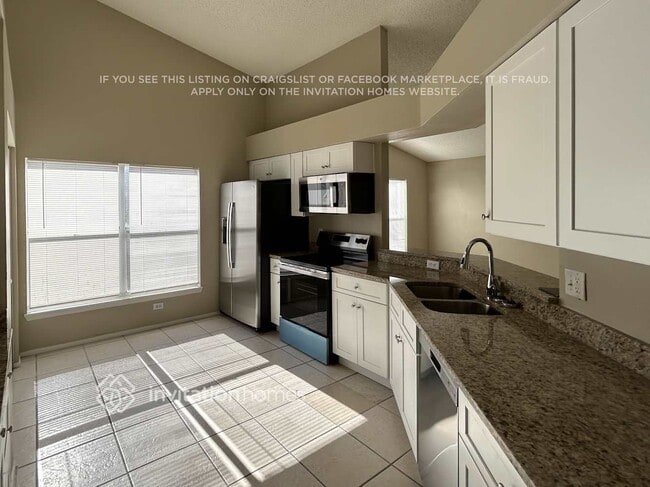 Building Photo - 4704 Bloom Dr
