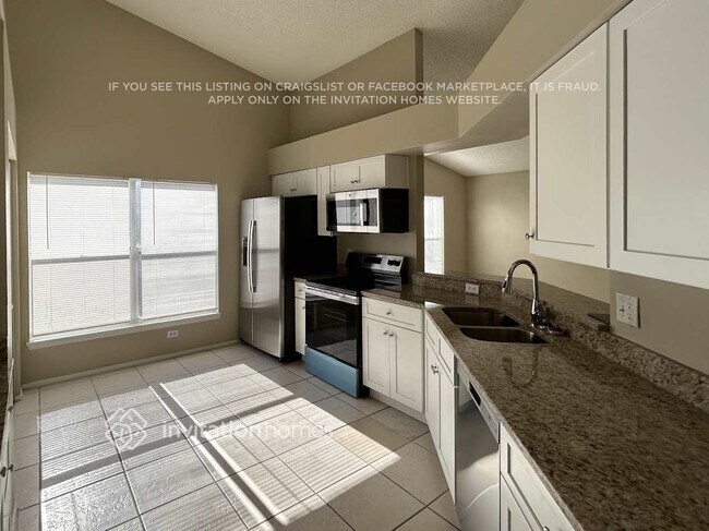 Foto del edificio - 4704 Bloom Dr