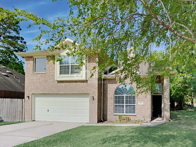 Building Photo - 3413 Stratford Dr