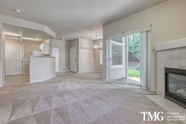 2br/2ba single level condo with garage & W/D near Nike / Intel / St. Vincent Hospital - 2br/2ba single level condo with garage & W/D near Nike / Intel / St. Vincent Hospital