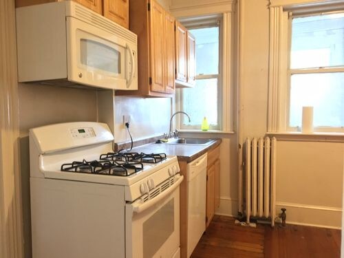 Foto del edificio - 28 Littell Rd