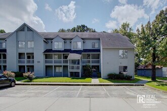 Building Photo - 8471 Yadkin Cir