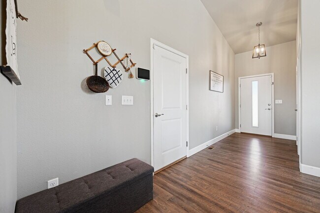 Foto del edificio - 1140 E Dove Creek Dr