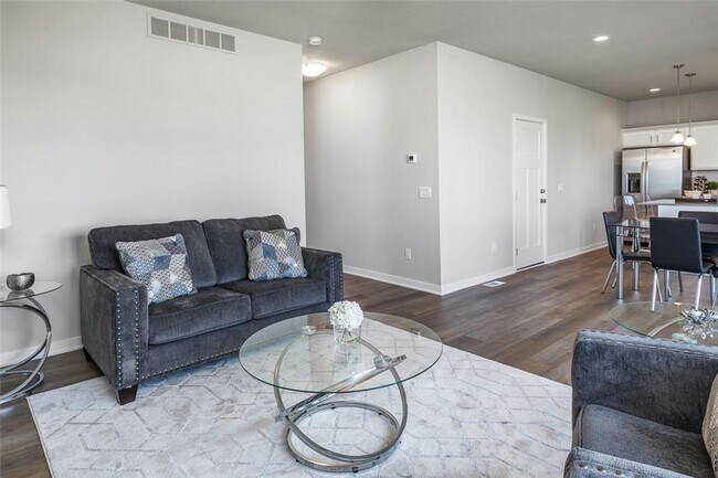 Building Photo - Charming 3 Bedroom Home in Urbandale