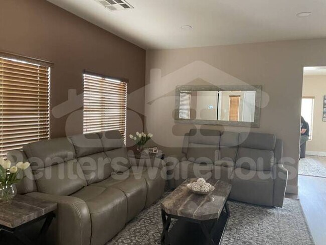 Building Photo - North Phoenix 4bed 2.5ba 2car POOL Oasis
