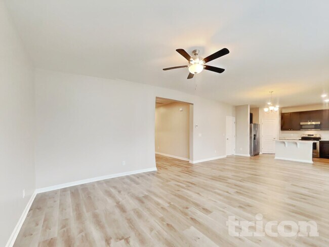 Building Photo - 923 Avondale Dr