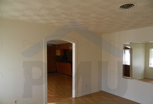 Foto del edificio - COMING SOON! Brick 3-Bed, 2-Bath with Fenced Yard & Burglar Bars