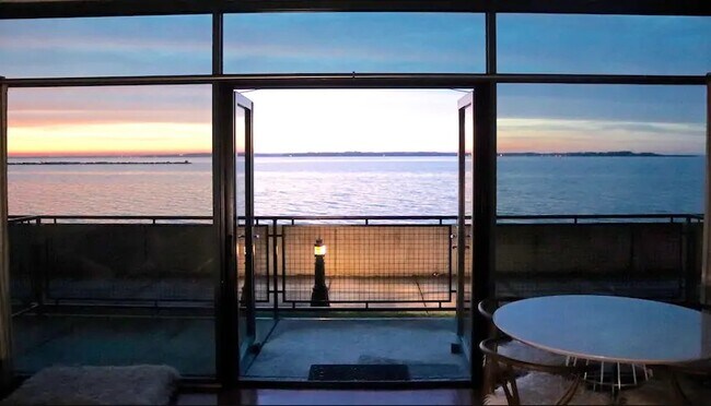 Foto del edificio - 401 W Shoreline Dr