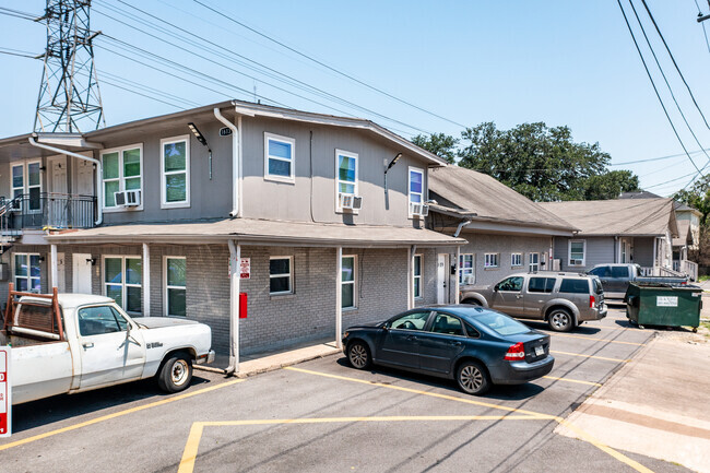 Garden-Style Unit Entrances - Elysian Apartments