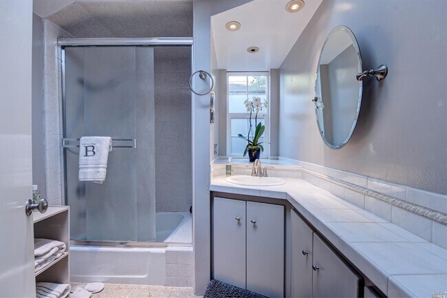 Foto del edificio - 859 Austin Ave