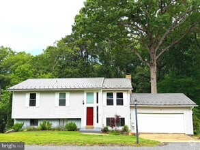 Building Photo - 45846 Nancy Ln