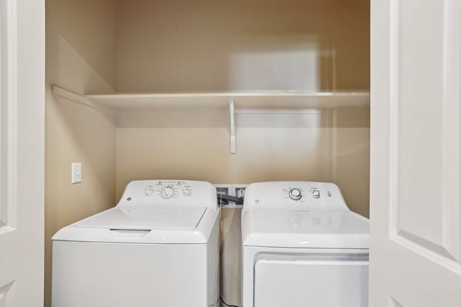 Interior Photo - LIBERTY CREST APARTMENTS