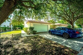 Building Photo - 1160 NW 15th Ave
