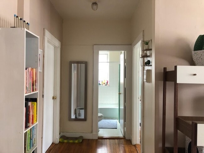 Building Photo - 233 Kelton St