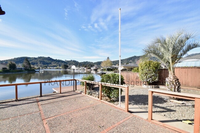 Building Photo - Rare Lagoon Front Property in Corte Madera...