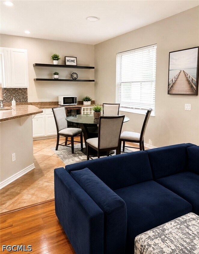 Foto del edificio - 321 Shadow Lakes Dr