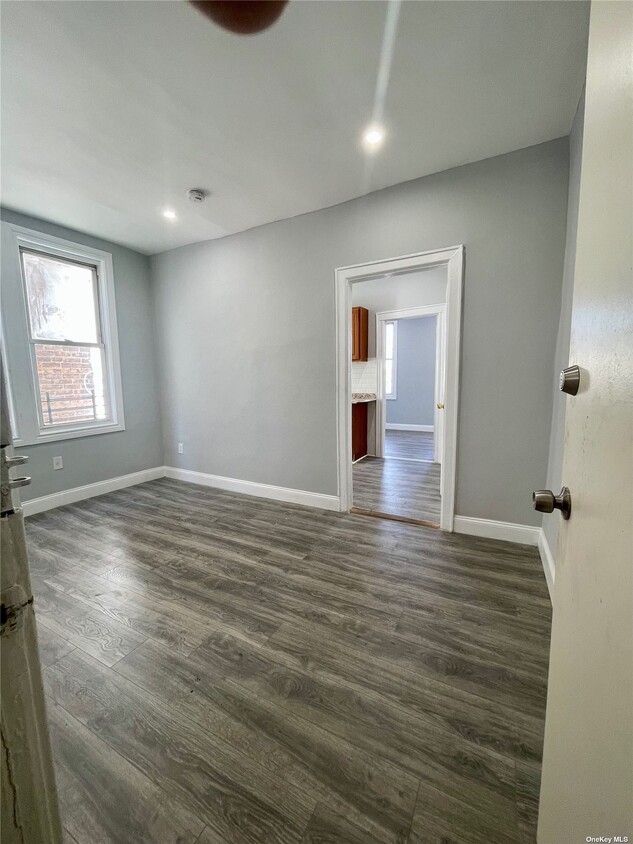 Foto principal - 131--15 Rockaway Blvd