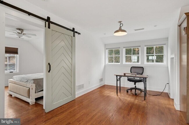 Foto del edificio - 1125 Ginkgo Ln