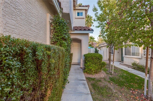 Foto del edificio - 155 Mountainside Dr