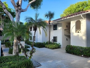 Building Photo - 30 Pelican Pointe Dr