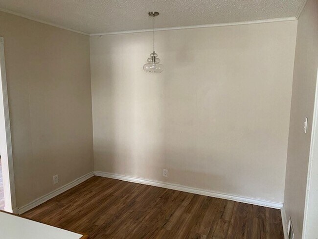 Foto del edificio - Large 3 bed/2 bath home in nice neighborhood  in Denison!