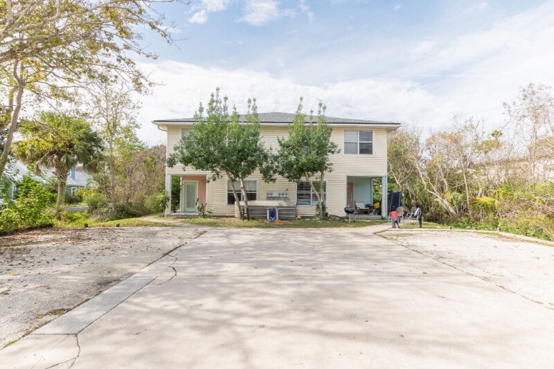 Primary Photo - 202 F St