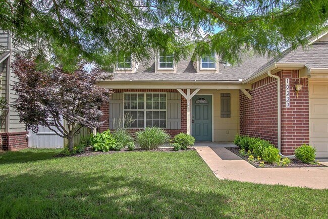 Building Photo - Charming home 3 car garage in Bixby.