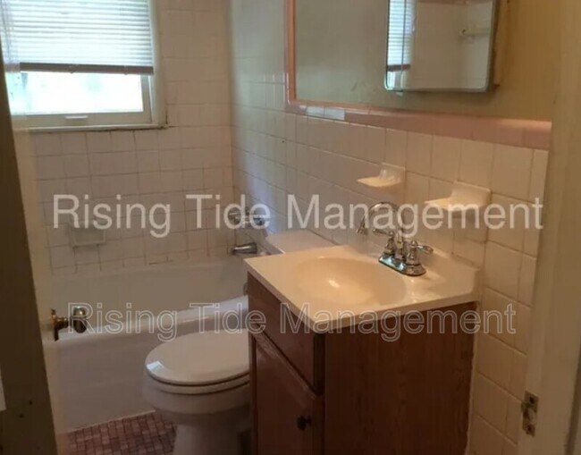 Foto del edificio - 120 16th Terrace NE