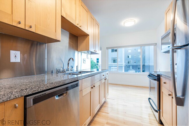 Building Photo - 2080 Gough St