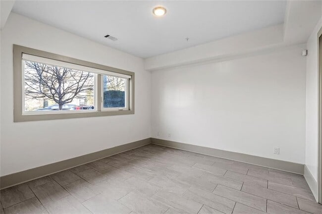 Building Photo - 63 Reynolds Square Ln