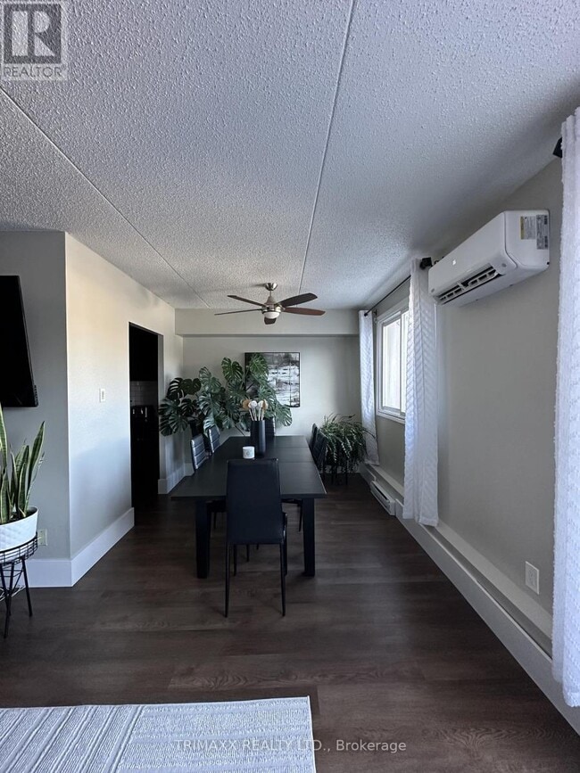 Building Photo - 42 Tannery St E