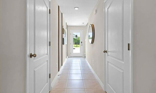Building Photo - 544 Zinfandel Dr