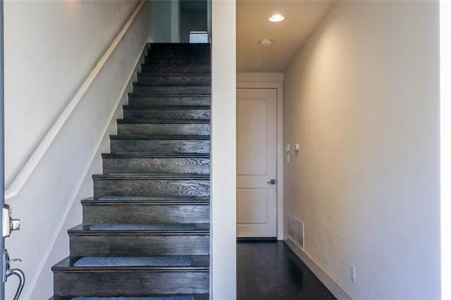 Building Photo - 3010 Zenia Dr