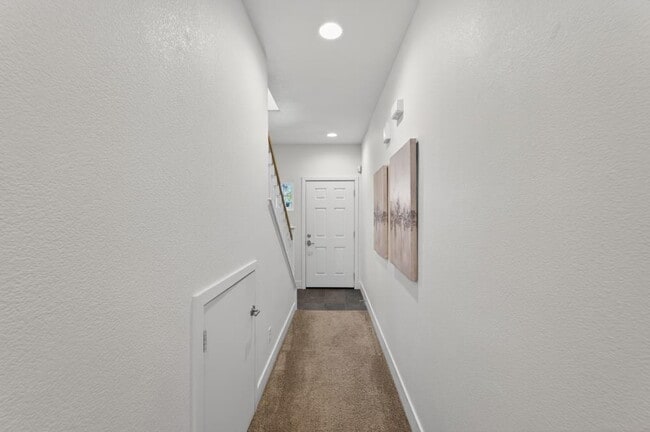 Building Photo - Charming 3-Bed Home in Sacramento with 2.5 Baths