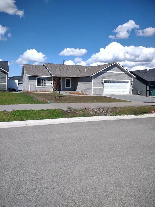 13087 N Farmstead St, Rathdrum, ID 83858 House Rental in Rathdrum, ID