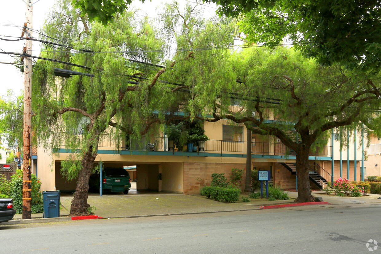 Foto del edificio - 1239 Oak Grove Ave