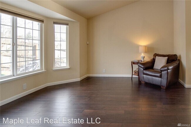 Building Photo - 3 br, 2.5 bath House - 37458 18th Ave S.