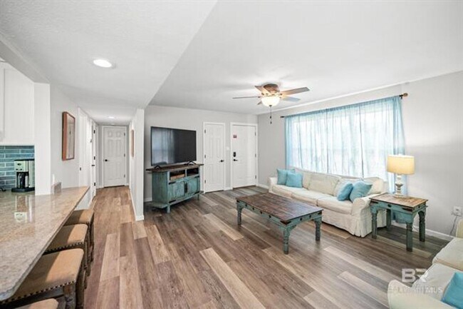 Foto del edificio - 979 W Lagoon Ave