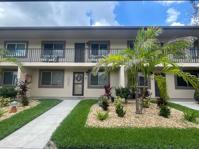 Foto del edificio - 13076 Cross Creek Ct