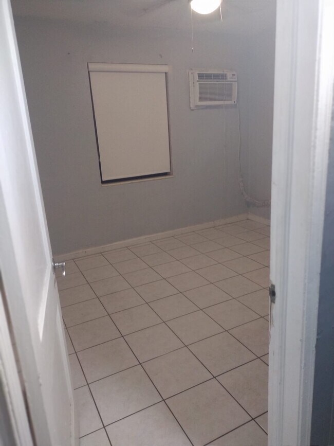 Foto del edificio - 165 NW 125th St