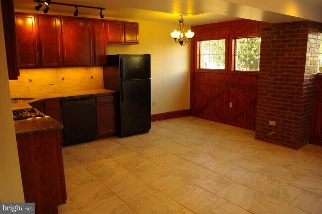 Foto del edificio - 308 S Church St