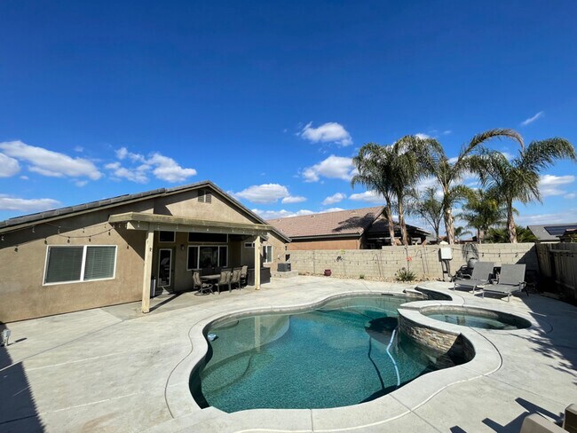 Foto del edificio - 9415 Godiva Ave