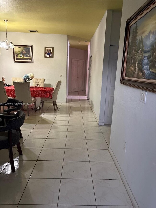 Foto del edificio - 6993 W 5th Ct