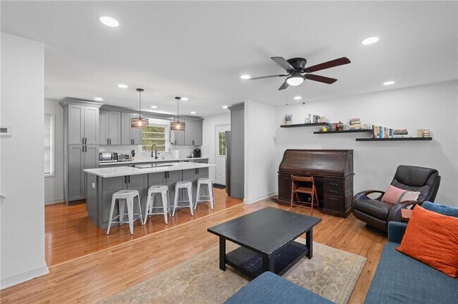 Building Photo - 799 Pine Roc Dr