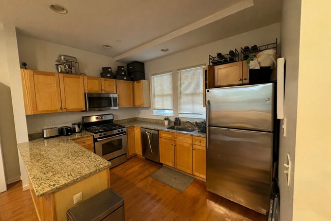 Building Photo - 108 2nd St