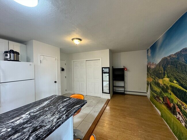 Foto del edificio - 383 Langley Rd