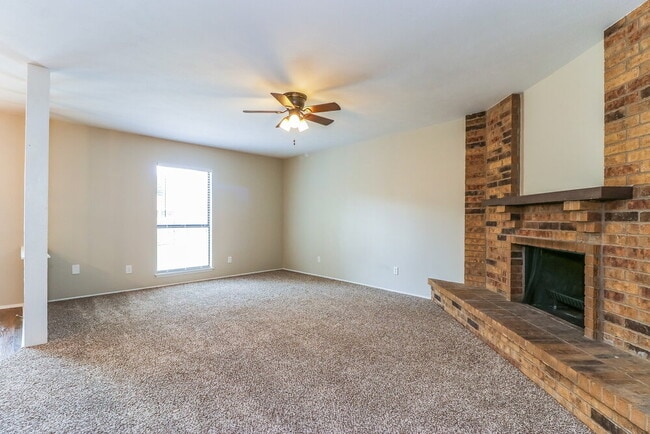 Building Photo - 3805 Bee Tree Ln