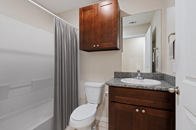 Building Photo - 159 S Bend Dr