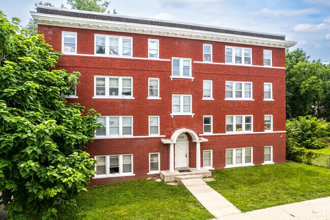Foto del edificio - 3239 Saint John Ave