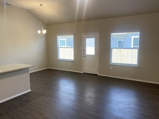 Foto del edificio - 3432 Scott Cir